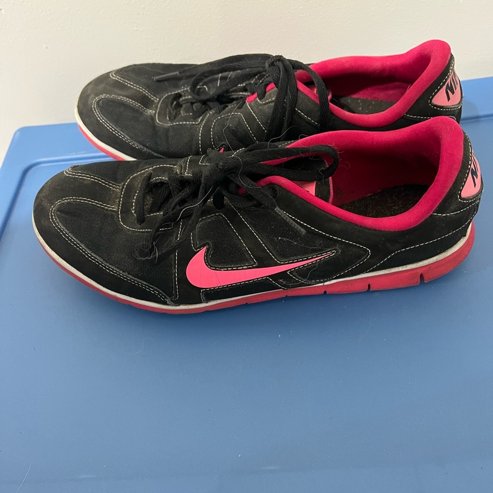 Women’s size 9 Nike shoes